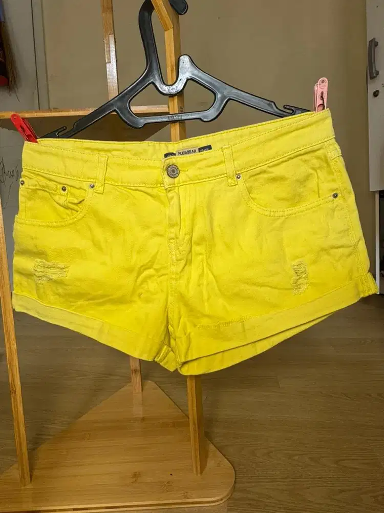 Hot pants Pull & Bear (yellow) sz 38