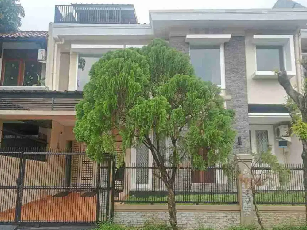 Disewakan rumah besar 5 kamar di raffles hills cibubur lokasi strategis dekat mall transmart cibubur dan Tol Cimanggis