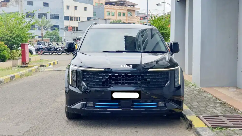 Km 5rb kia grand carnival premiere diesel 2025 hitam pajak panjang