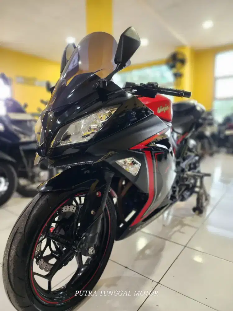 Di jual murah Kawasaki ninja 250R 2015