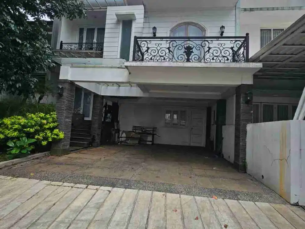 DIJUAL RUMAH MEWAH SIAP HUNI 2 LANTAI DENGAN KOLAM RENANG DI MAHOGANY RESIDENCES