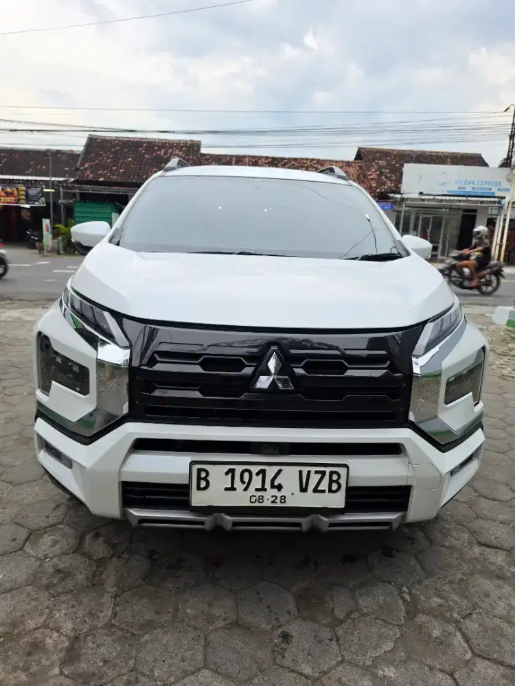 Xpander cross matic tahun 2023