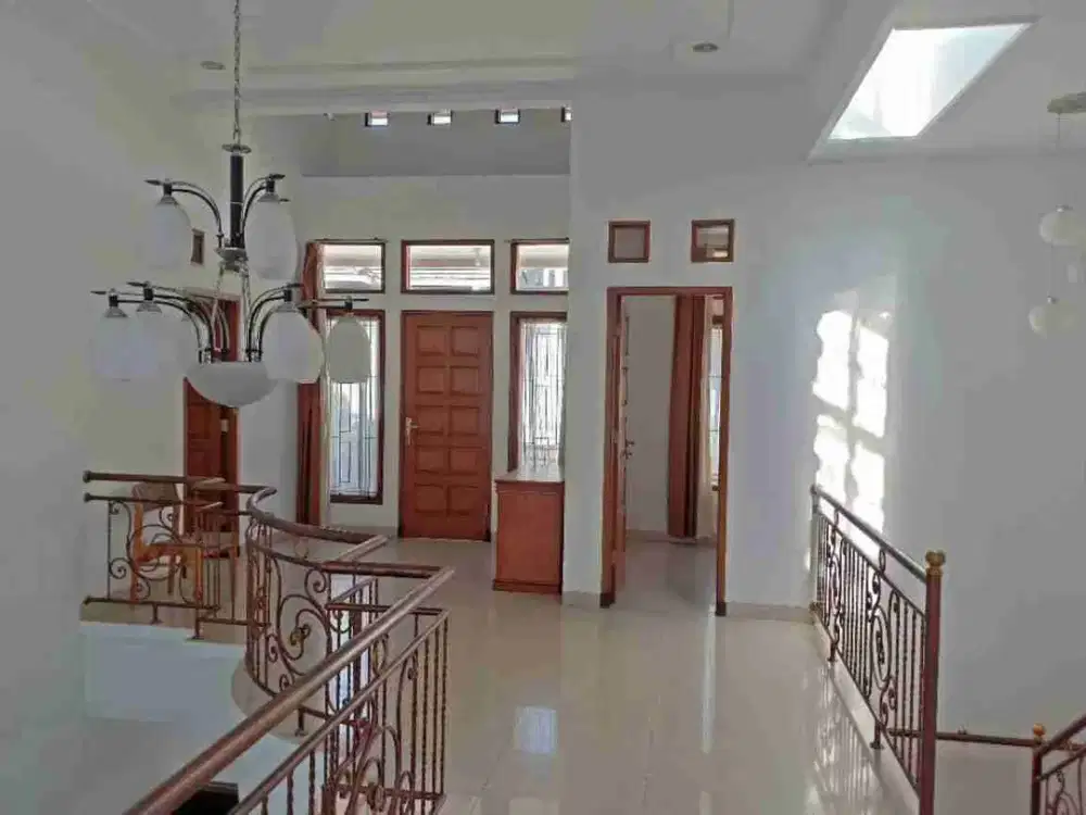 JUAL RUMAH LUAS DAN STRATEGIS SRIMOLEK REGOL (FH)