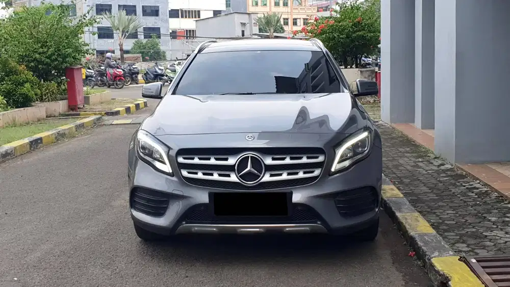 Mercedes Benz Mercy GLA200 GLA 200 AMG Line X156 CBU 2019 Low Km Antik