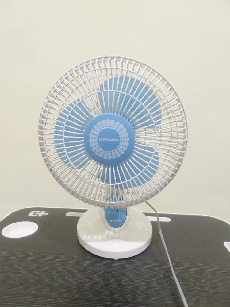 KIPAS ANGIN MIYAKO KAD-927B 9inch.