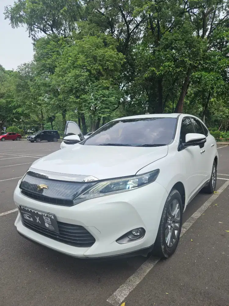 Toyota harrier xu60 2014 white