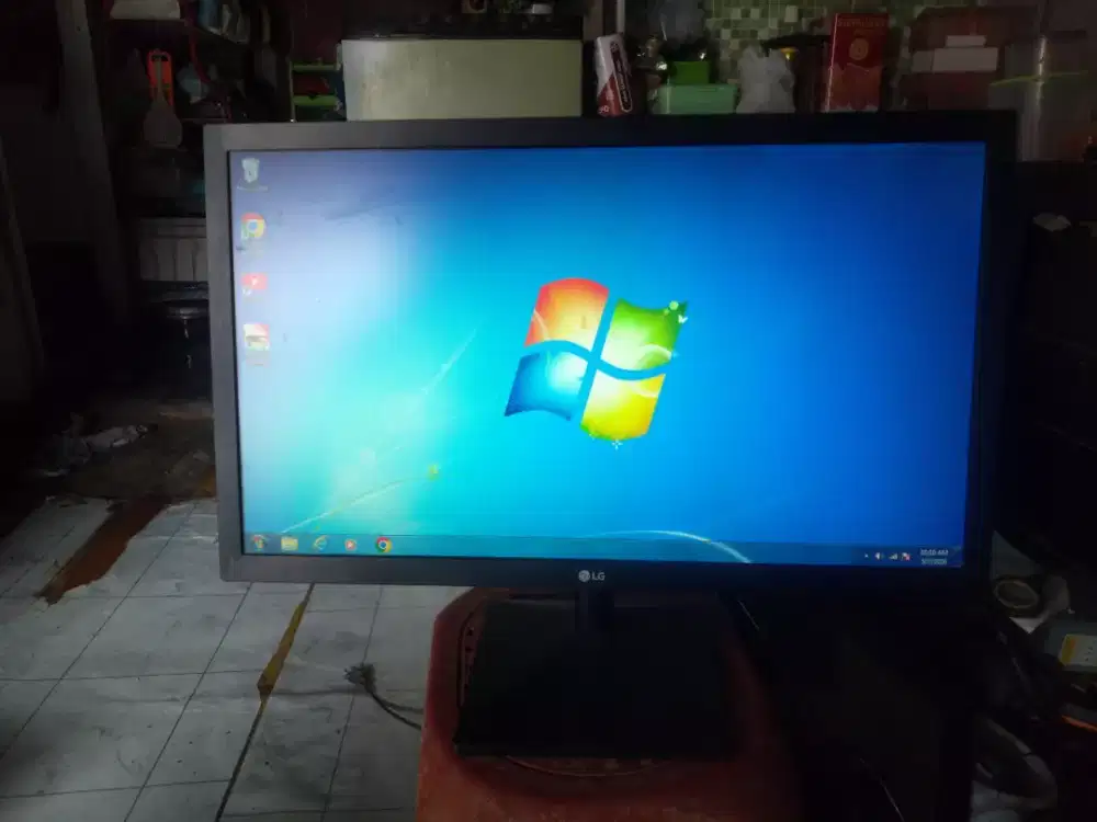 Monitor LED LG 22 inch kondisi OK
