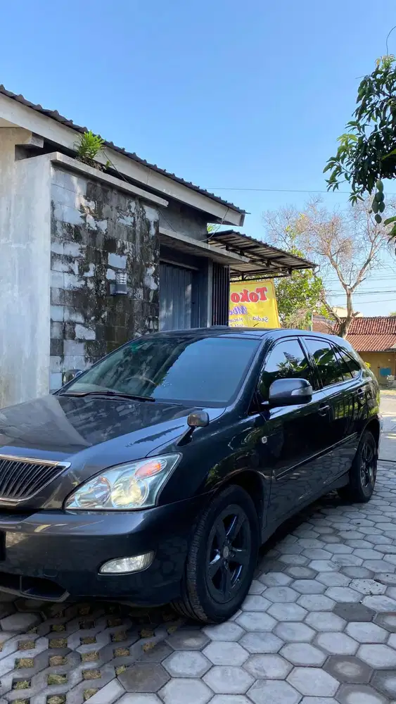 Toyota Harrier terawat, siap pakai