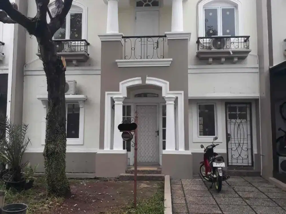 Rumah 2 lantai siap huni di Raffless Hills Cibubur