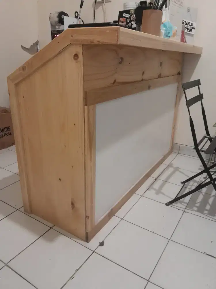 Meja Bar Bekas Kopi