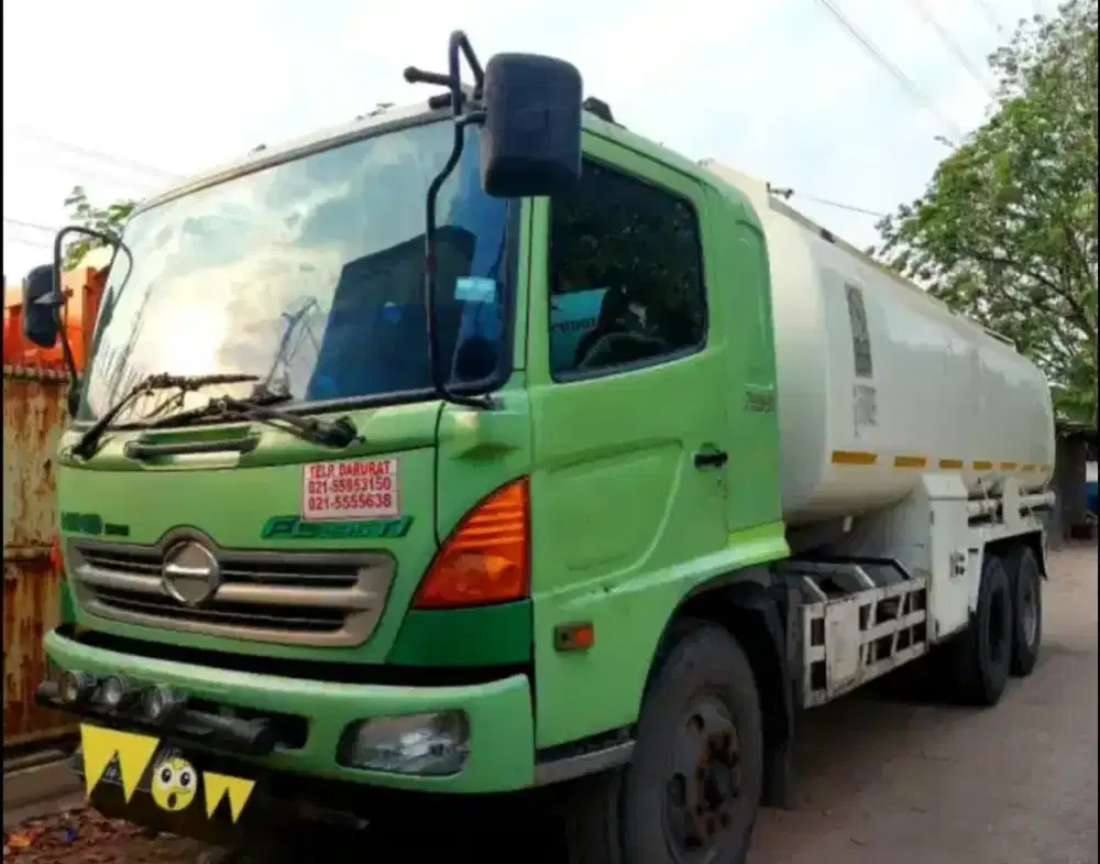 Hino Lohan Tronton 6×2 FL 235 Ti Tangki 20.000 Fullors Euro2 bio solar