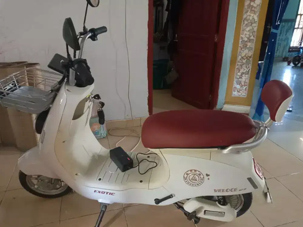 Sepeda listrik exotic veloce V7