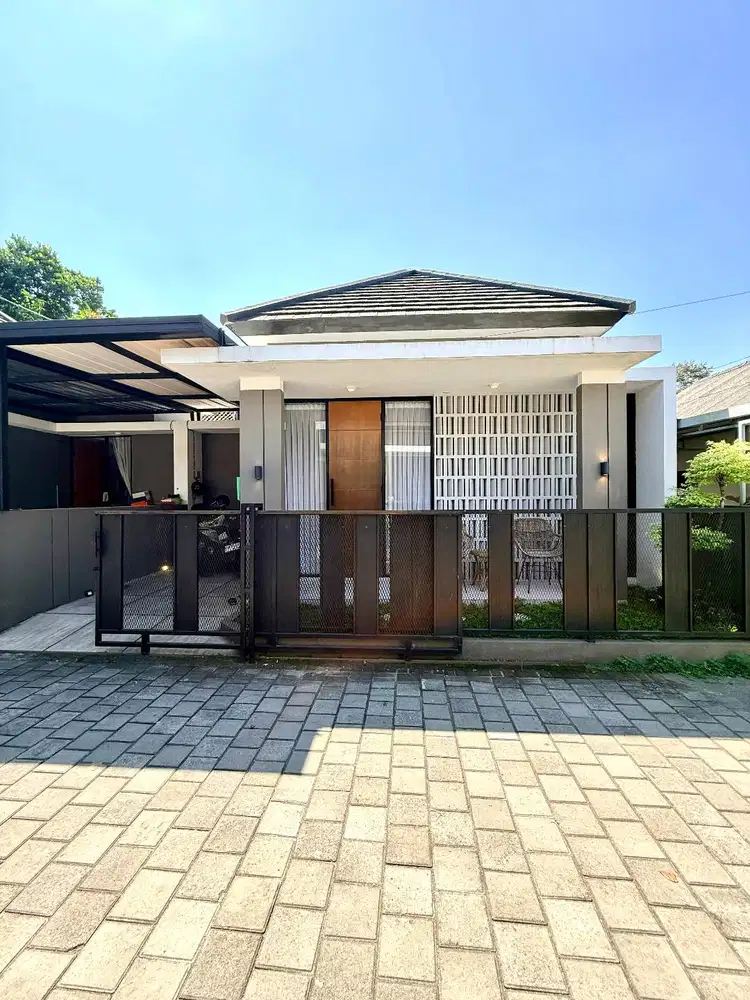 Rumah Keren Bonus Furniture di Purwomartani
