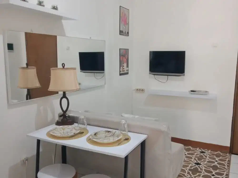 Murah!!! Unit Apartemen Gateway A. Yani, Cicadas Tipe 2Br View Kolam di Kota Bandung