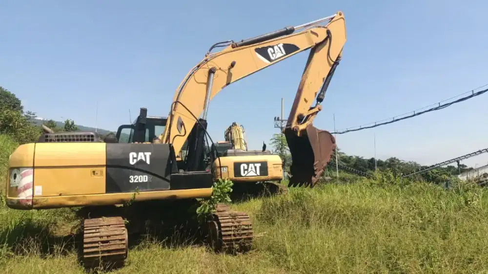 Jual Excavator CAT 320D2 Tahun 2018 – Siap Kerja Lapangan