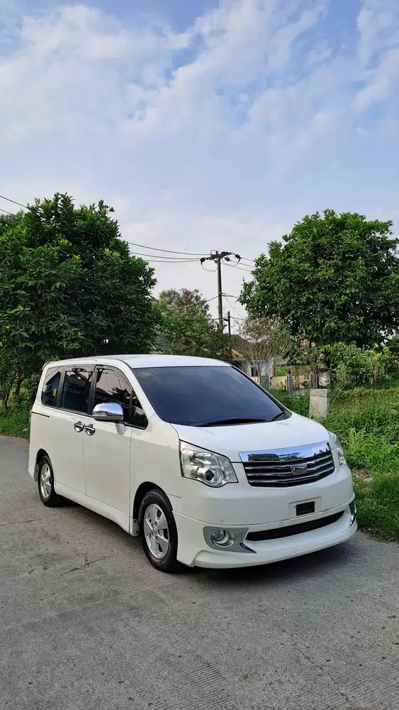 Toyota Nav1 2013 Bensin