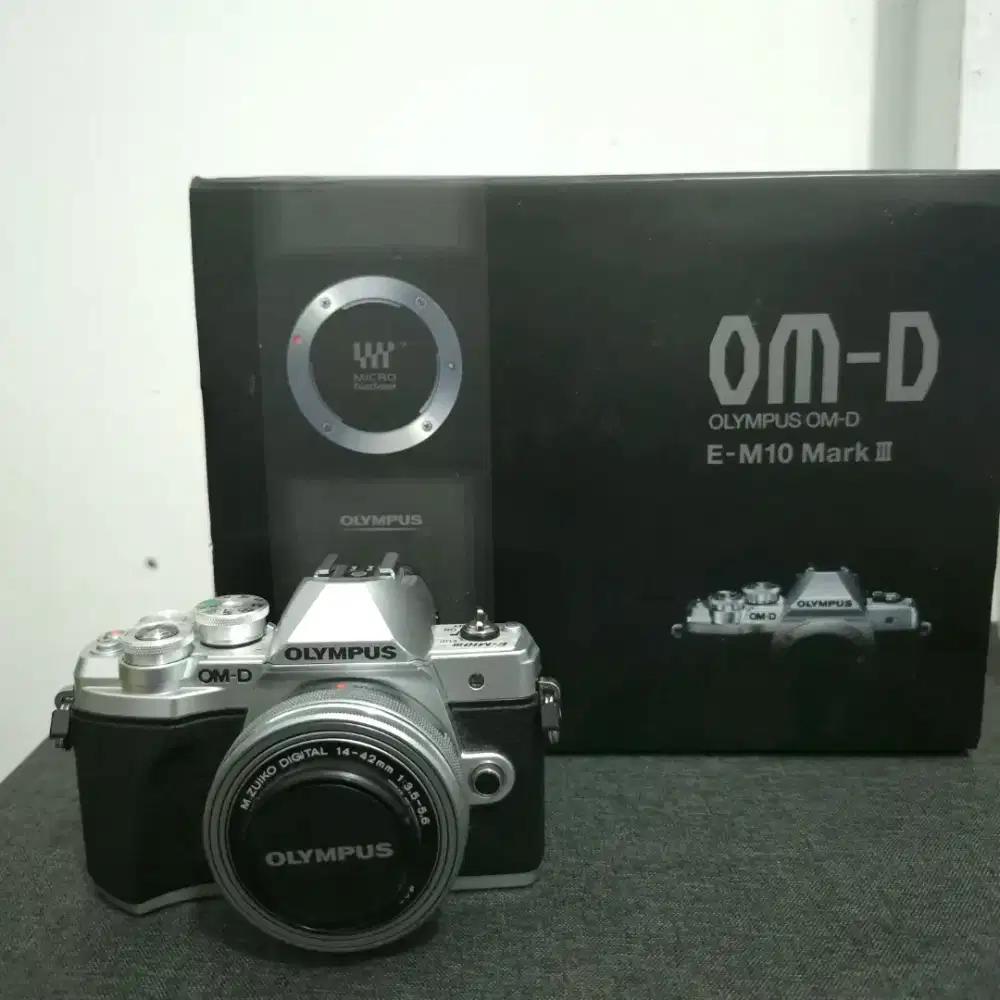 Kamera Olympus omd em10 mark iii kit 14-42mm