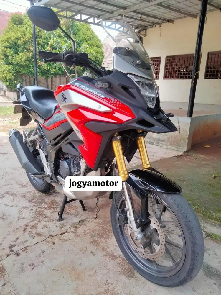 1 -HONDA CB150X Tahun 2022