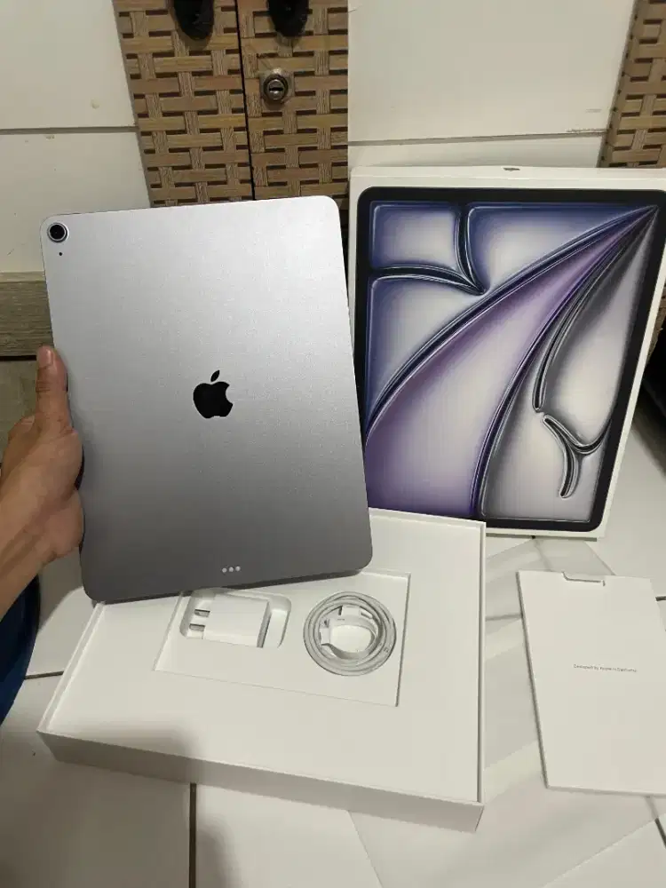 iPad Air M3 13 inch 256 Ex inter Like New Garansi on 22/09/2026