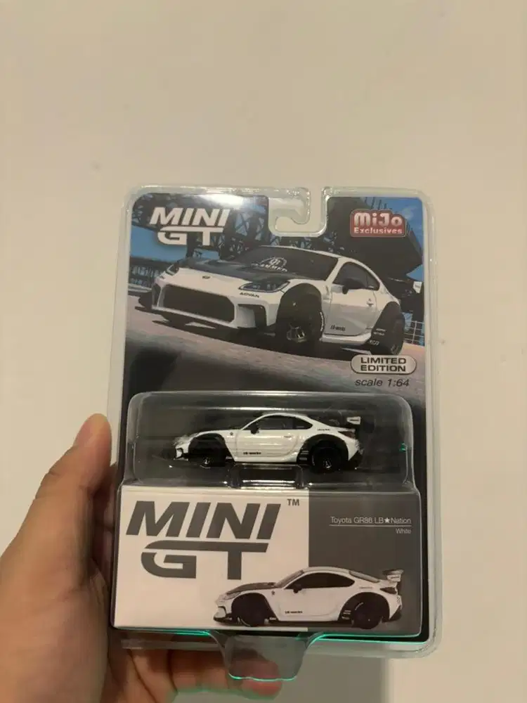 MGT00769 - Mini GT 1/64 Toyota GR86 LB Nation White