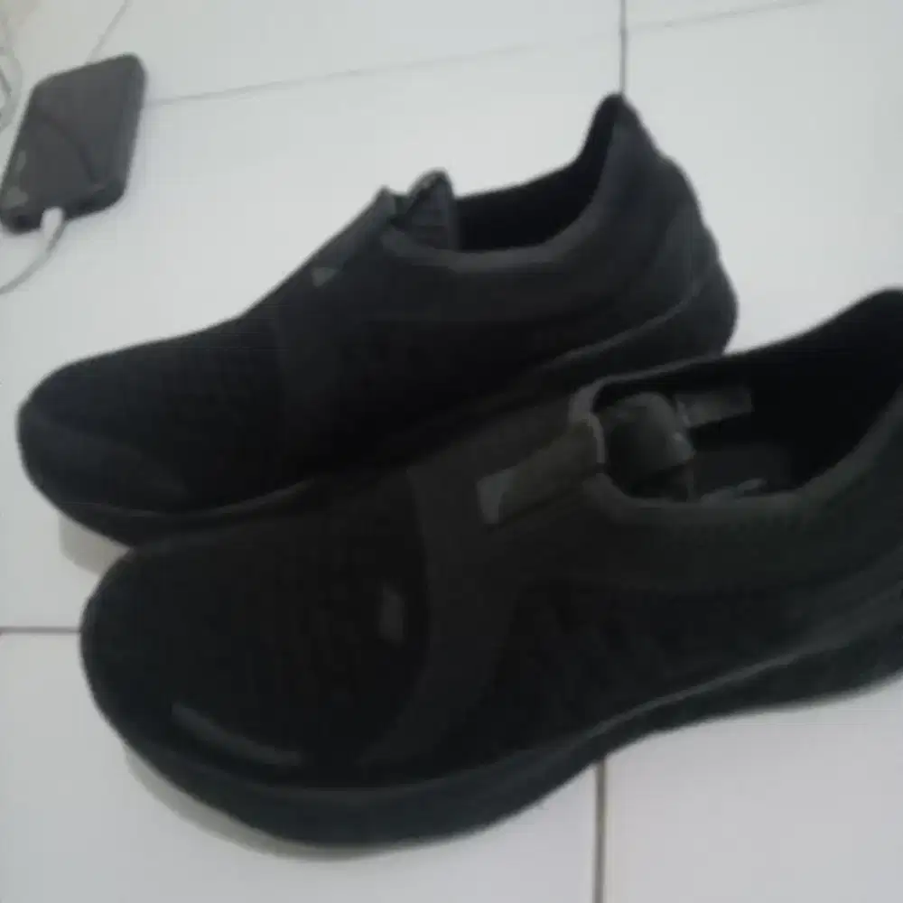 Jual sepatu newbalance freshfoam X1880 UK 42  maharin smpe jadi