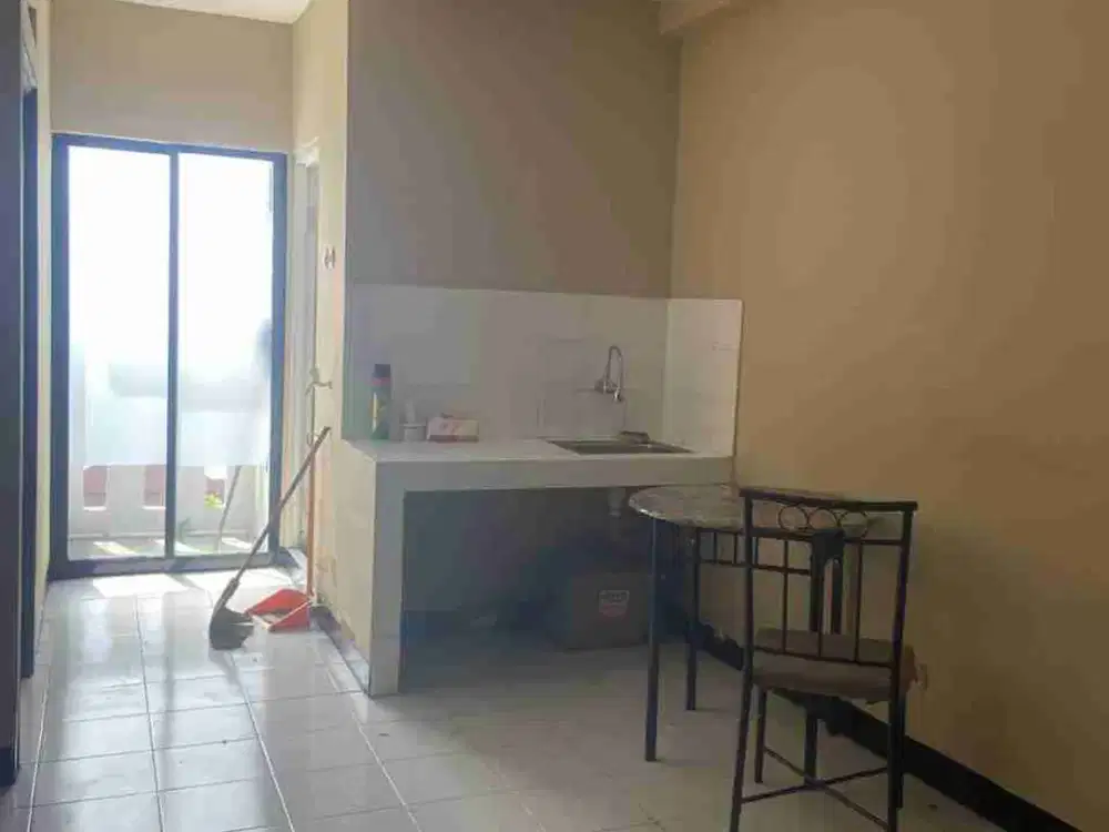disewakan per 6 bulan semi  furnished  apartemen Casablanca East Residence tower AA lt 19