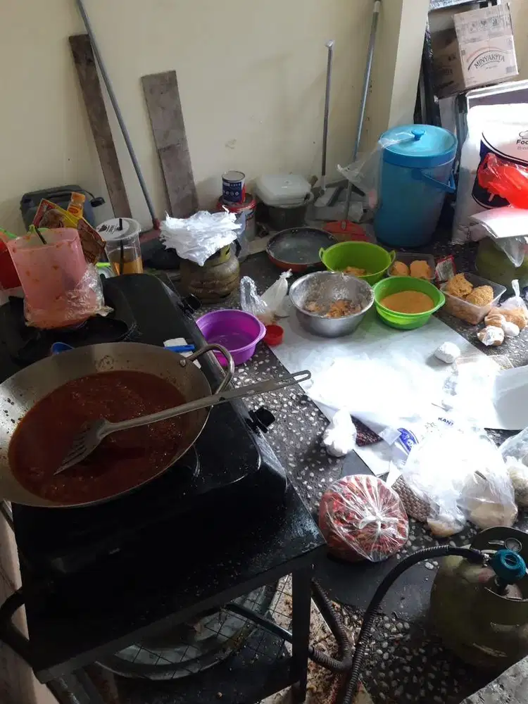 Dibutuhkan Segera Karyawan Wanita kerja Dapur Dagangan Cengkareng