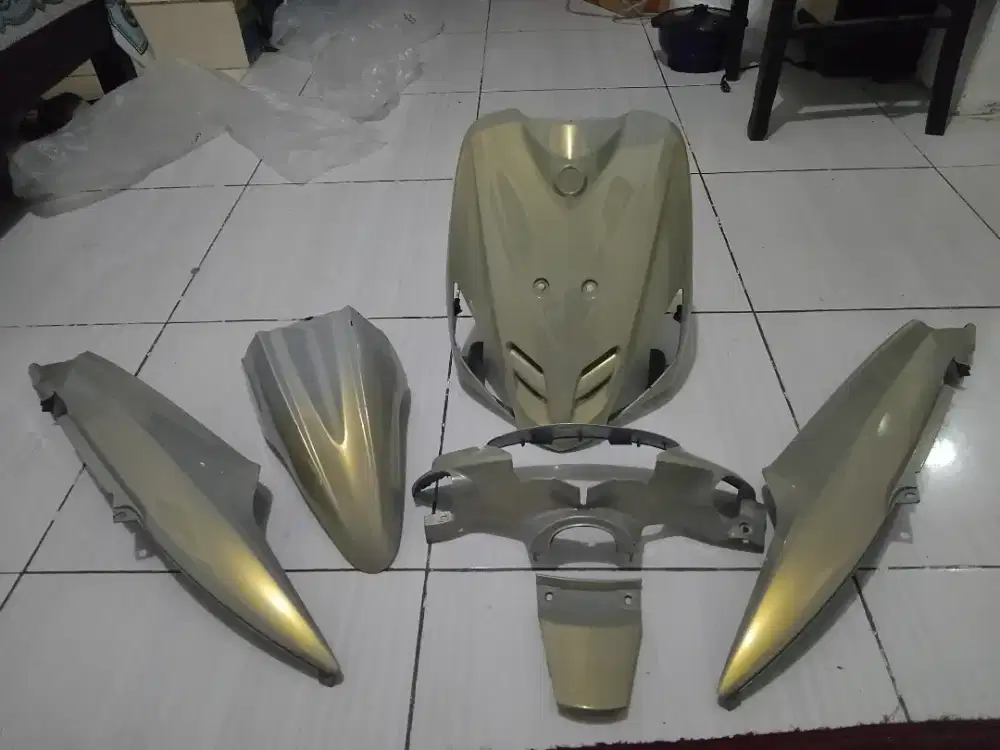 BODY HALUS MIO SPORTY PUTIH LEMBAYUNG GOLD‼️