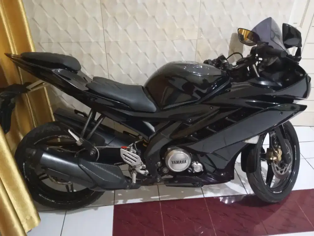 YAMAHA R15 SUPER GLOWING