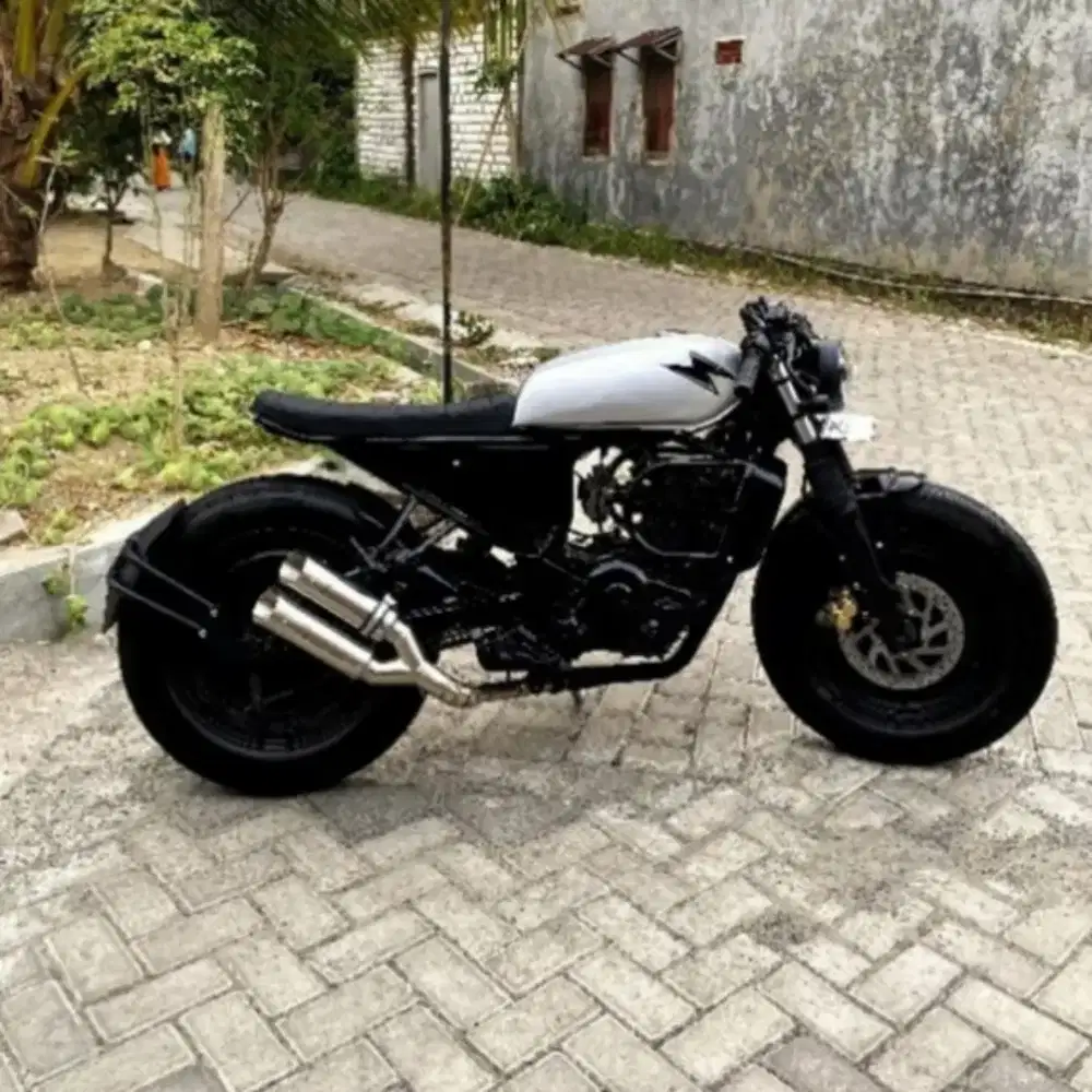 Custom CafaRacer BrathCafe Motor Yamaha Byson 2011