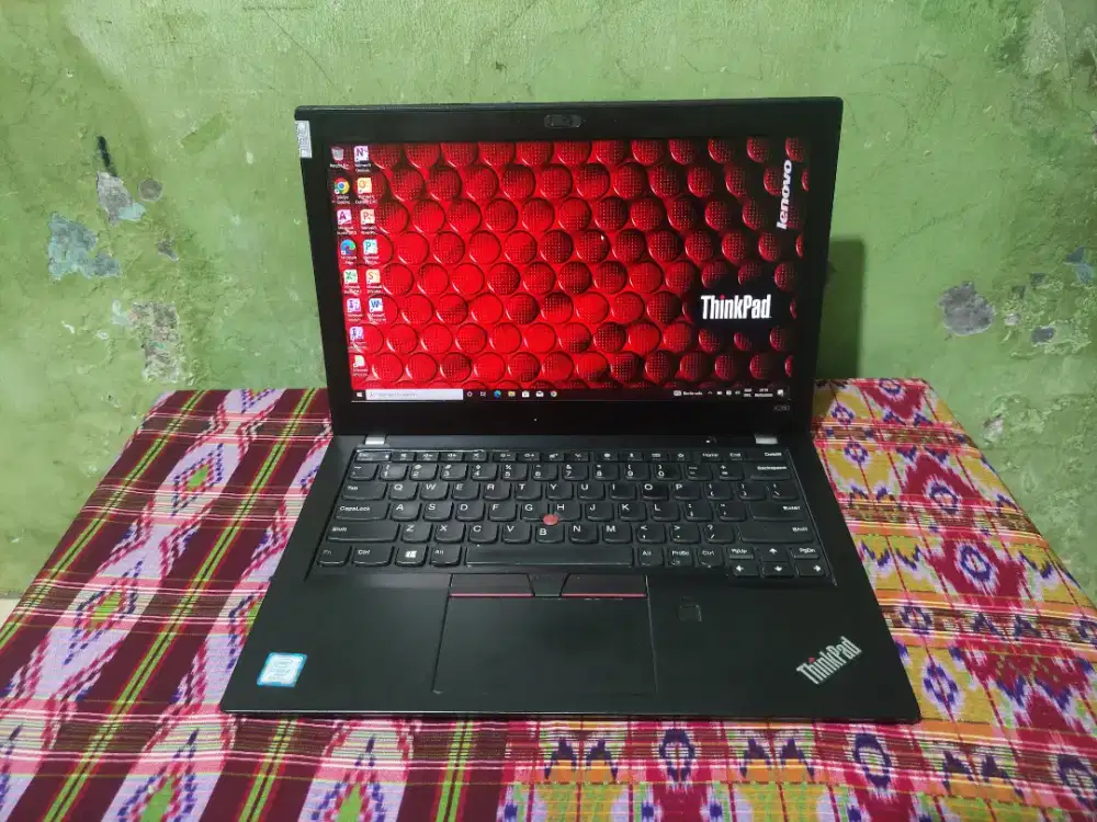 B704 Lenovo thinkpad X280 core i7-gen8 Ram 16GB ssd 512GB Layar FullHD