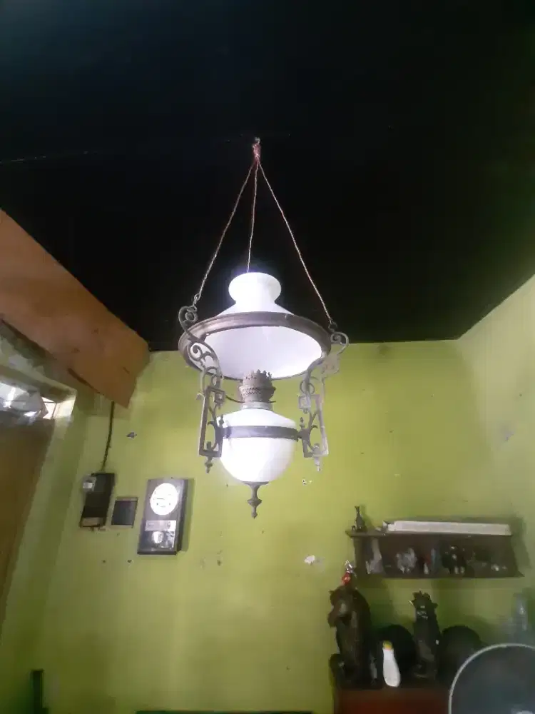 Lampu gantung antik kuningan