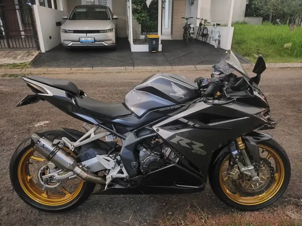 Honda CBR250RR mulus pajak on