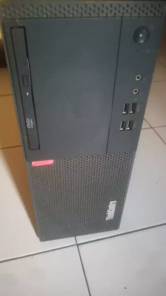 Lenovo thinkcenter M710 core i3 gen7 tinggal pakai