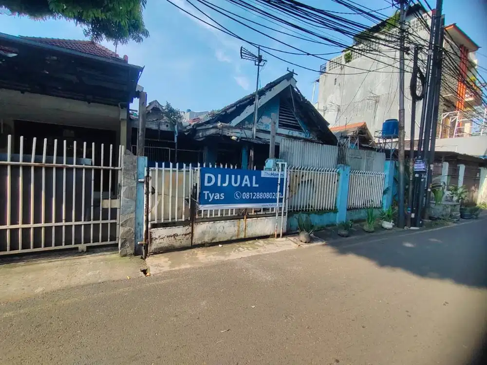 Dijual rumah tua lokasi strategis