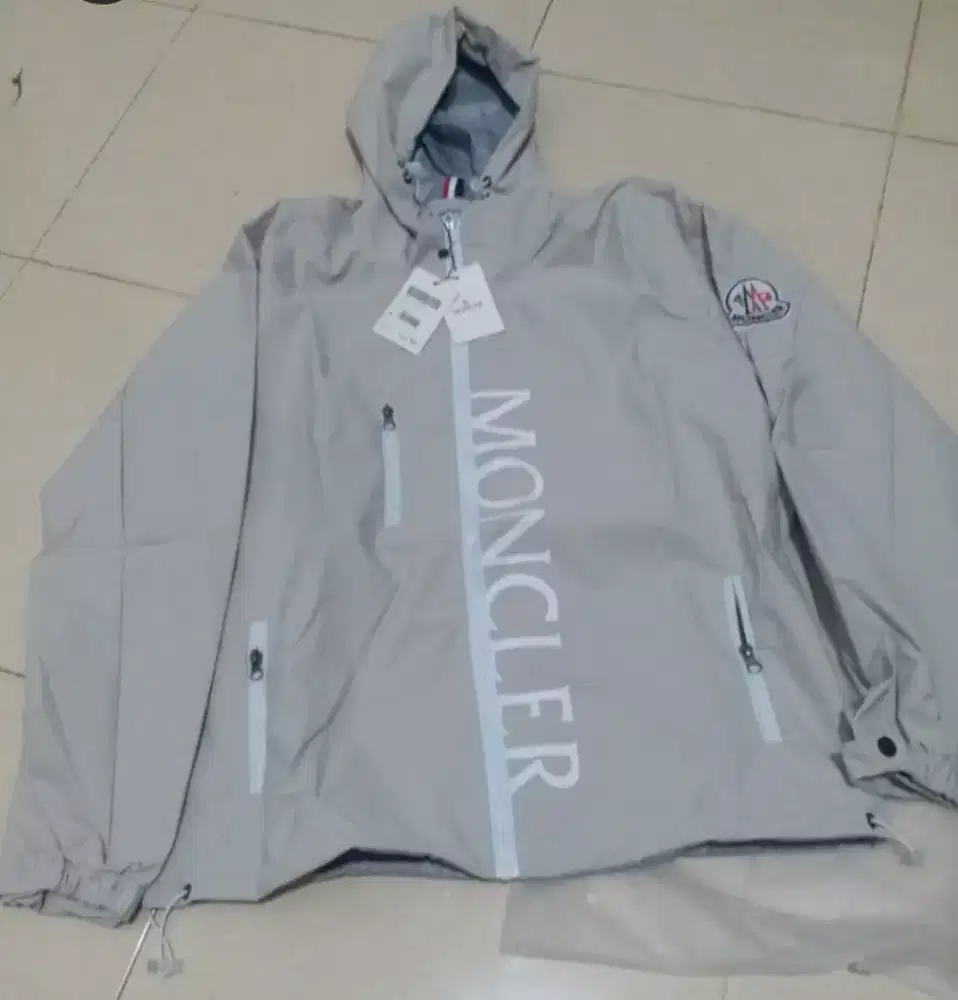 Jaket Moncler original Size M (LD 110) Baru Fulltag