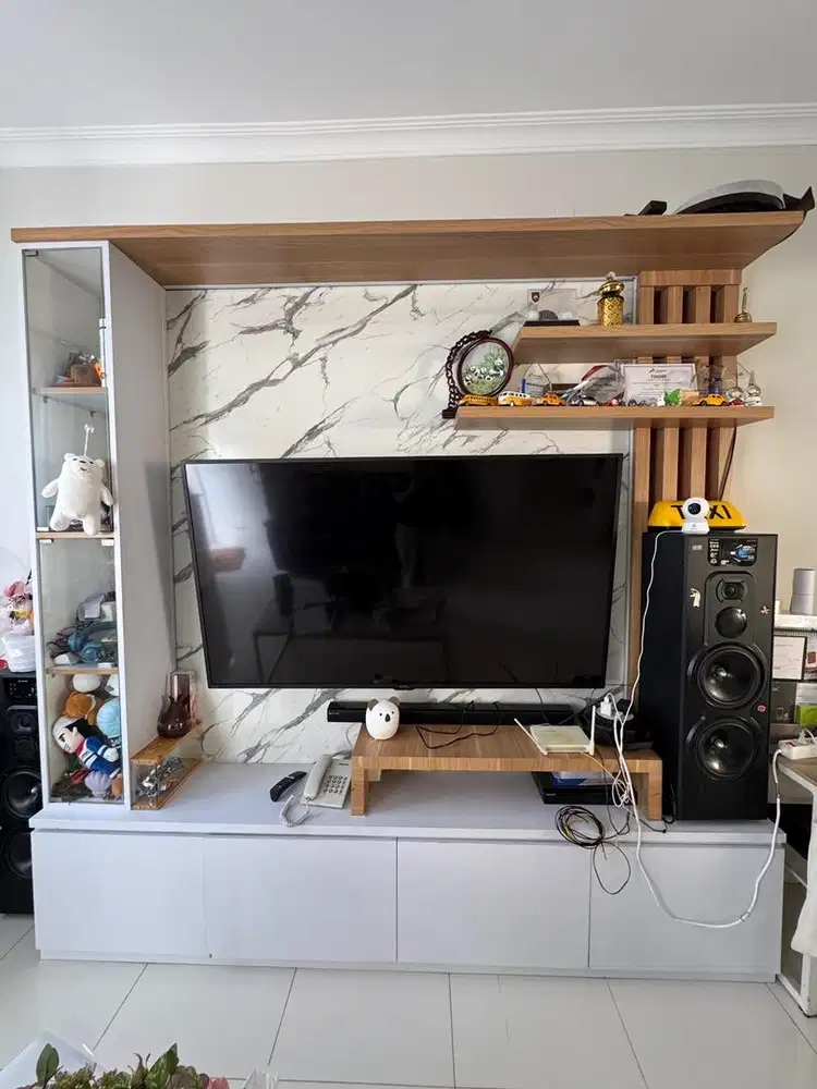 Rak TV Minimalis Modern Full Set – Kondisi Bagus & Elegan