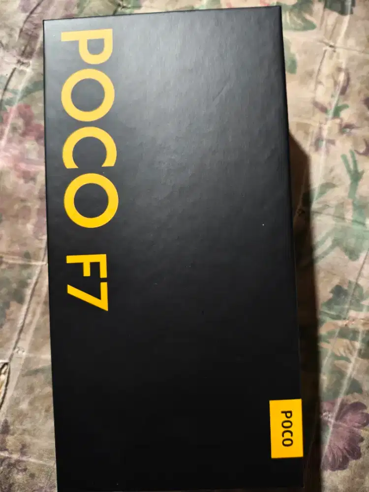 poco f7 silver masih ada segel kotak sampai nota pembelian masih ada