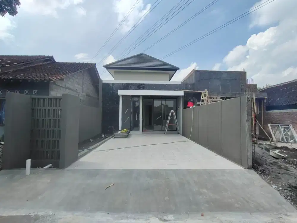Rumah Siap Huni dekat Pasar Gentan Jalan Kaliurang km10 Ngaglik Sleman