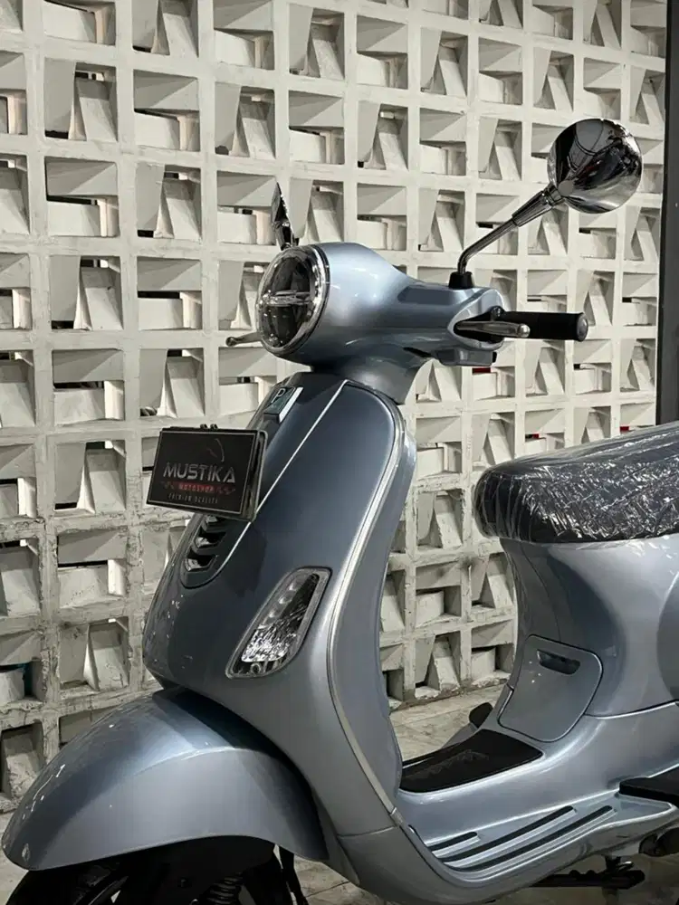 VESPA LX125 IGET 2023 - Chintia Mustika