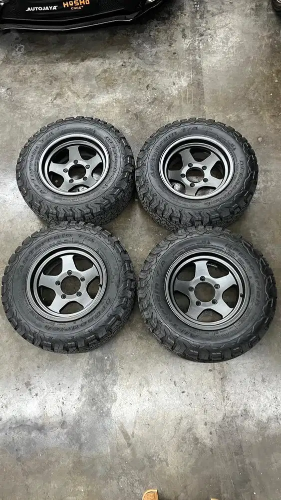 Ban BFGoodrich & Velg Oem Jimny R15