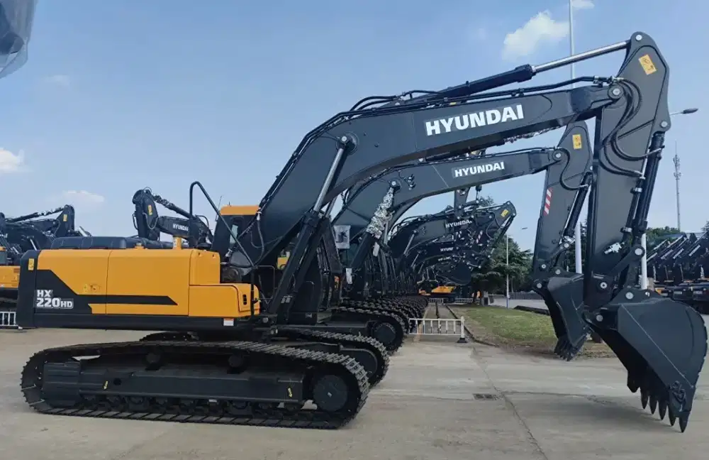 Exavator hyundai HX210 tahun 2026