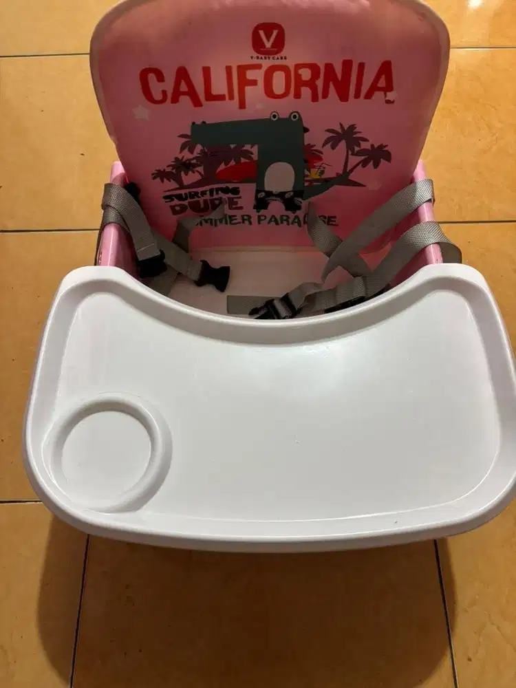 Kursi makan bayi