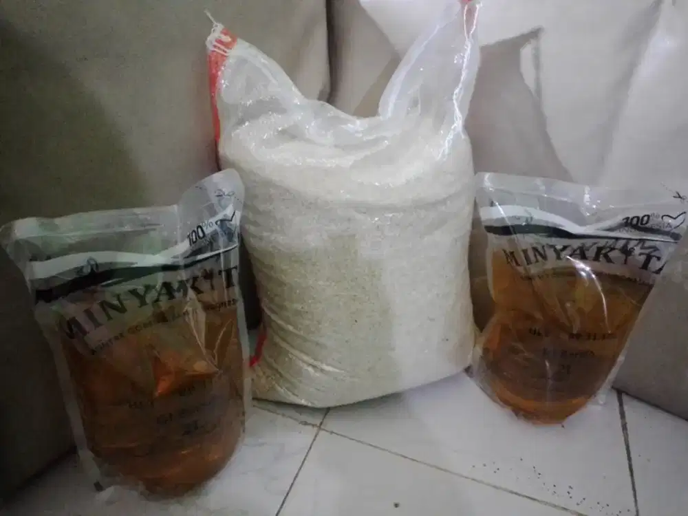 Jual: Satu Paketan Beras 10 kg & Minyak 2 liter / 2 pcs, Baru