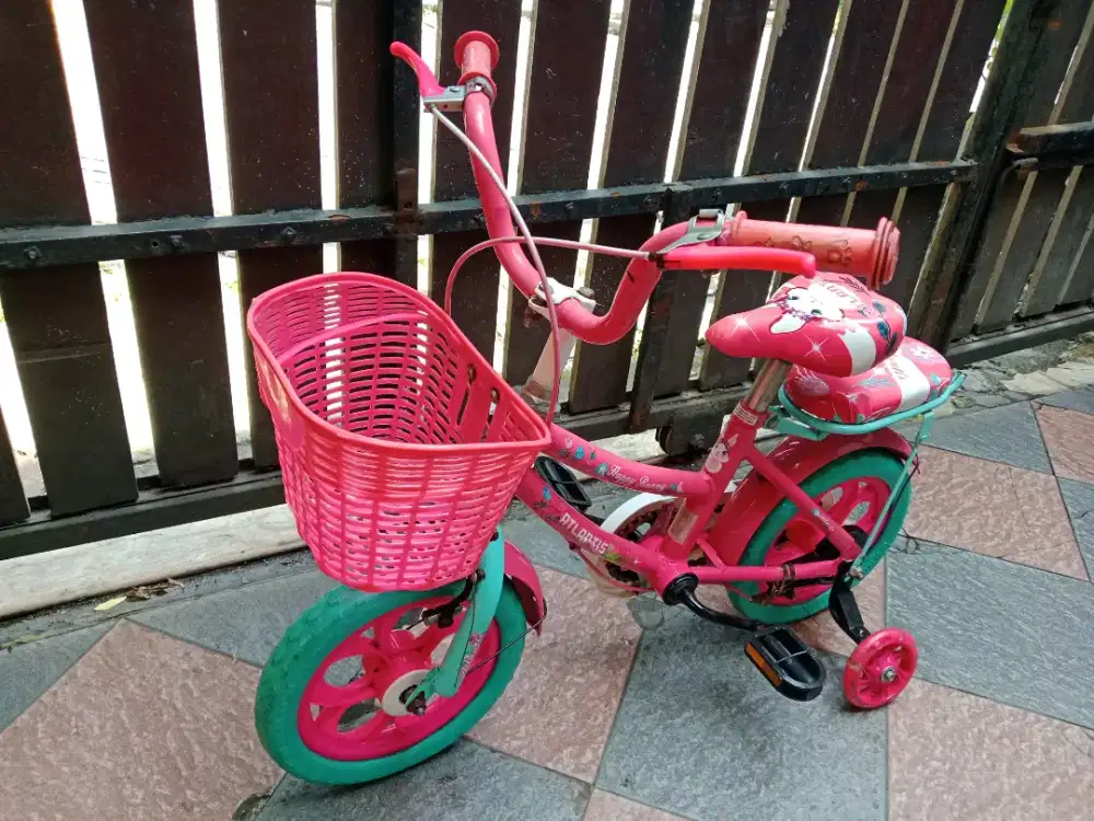 Sepeda ukuran 12 pink
