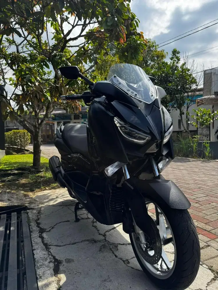 Yamaha Xmax black edition