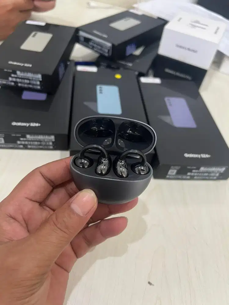 Huawei free clip like new