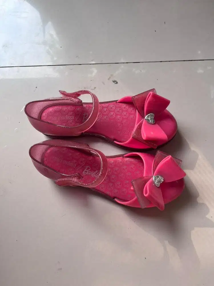Sepatu sandal mini melissa barbie