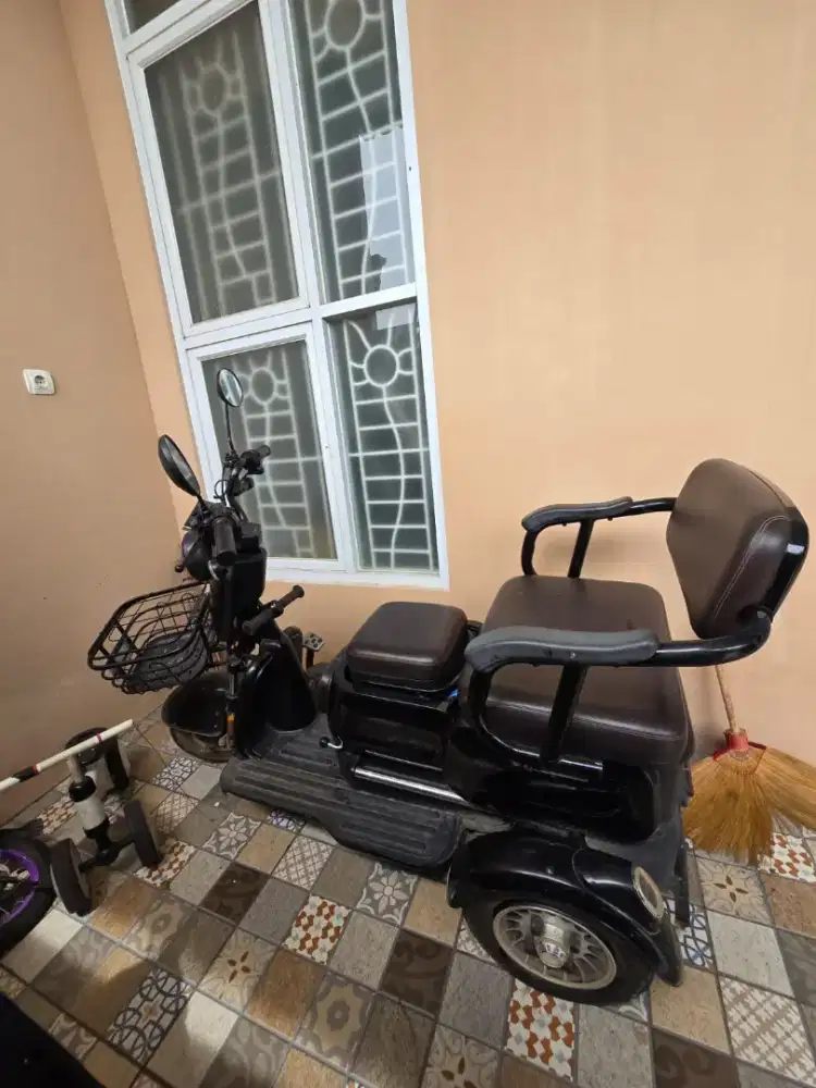 DIJUAL – Sepeda Listrik Viar Roda 3