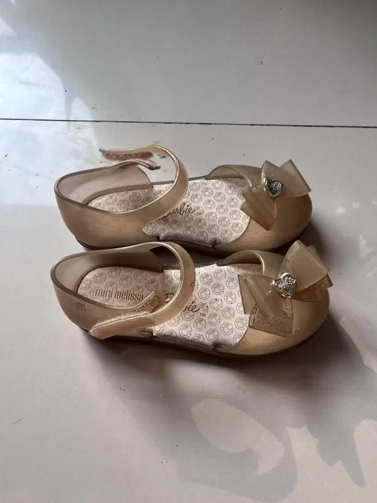 Sepatu sandal mini melissa
